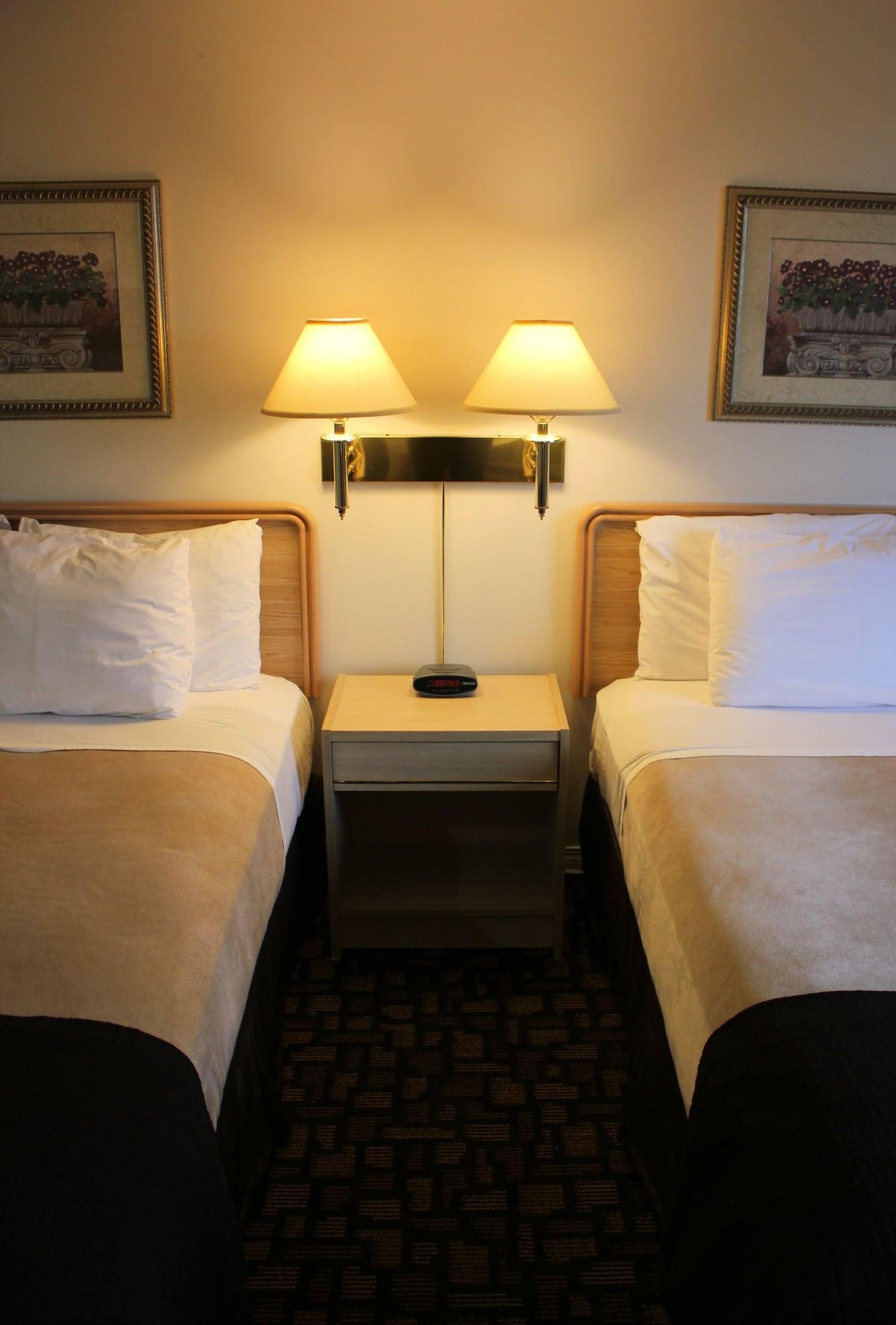 Travelodge By Wyndham Prince Albert Extérieur photo