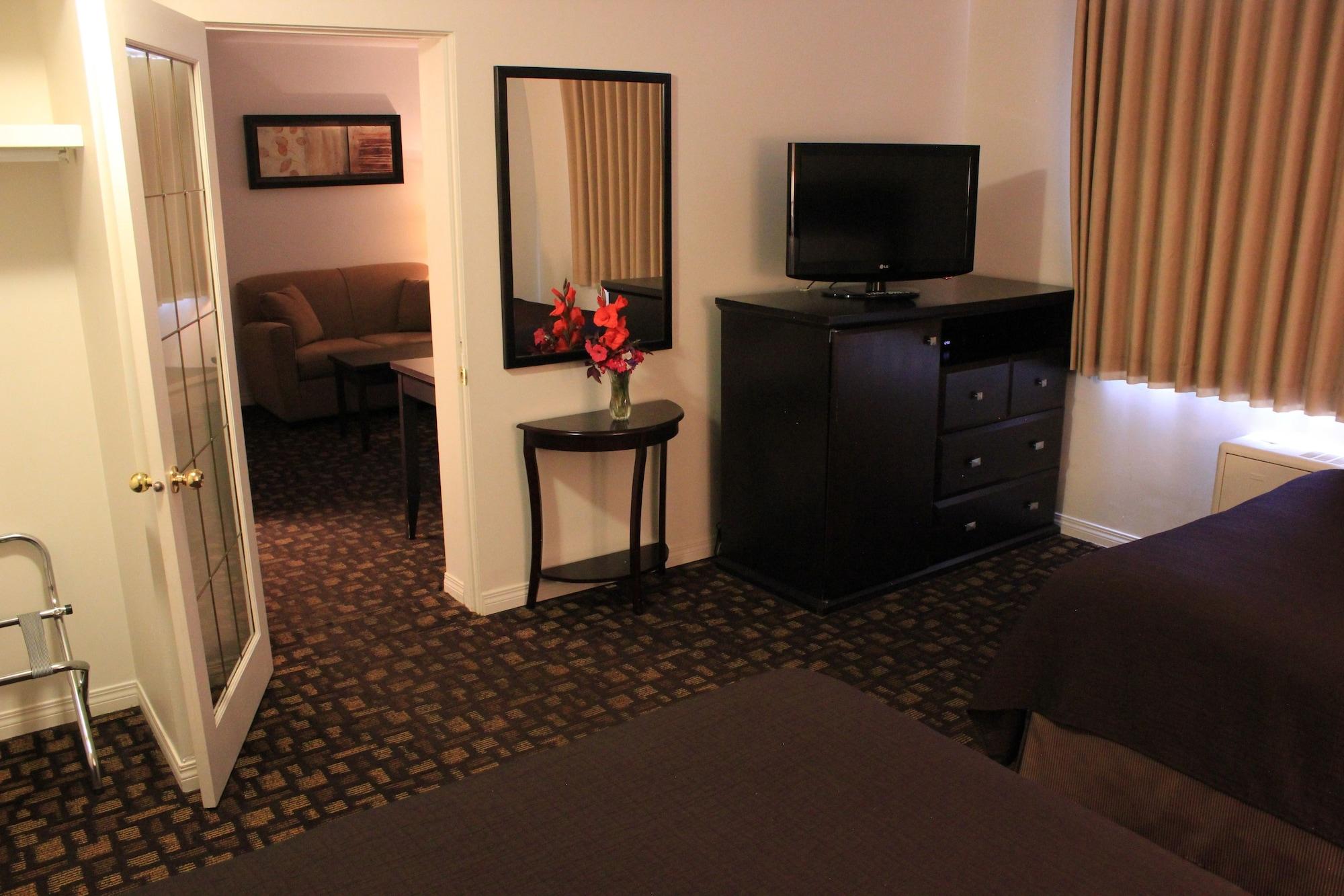 Travelodge By Wyndham Prince Albert Extérieur photo